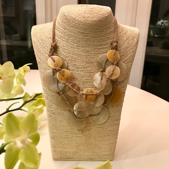 Jewelry - 🦋 Multi-strand Resin -bone-like- necklace 🦋